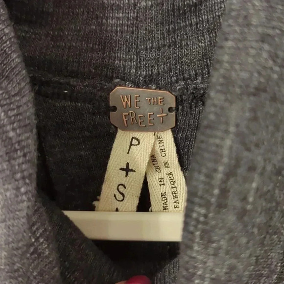 We the Free Sweater Turtleneck Back Slit Charcoal Gray size Small - Picture 3 of 9